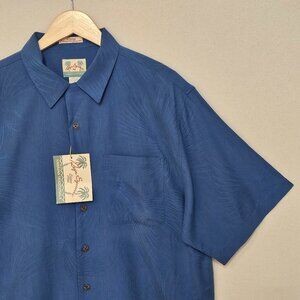 NWT Reyn Spooner Short Sleeve Embossed Fan Palm Silk Blend Jacquard M